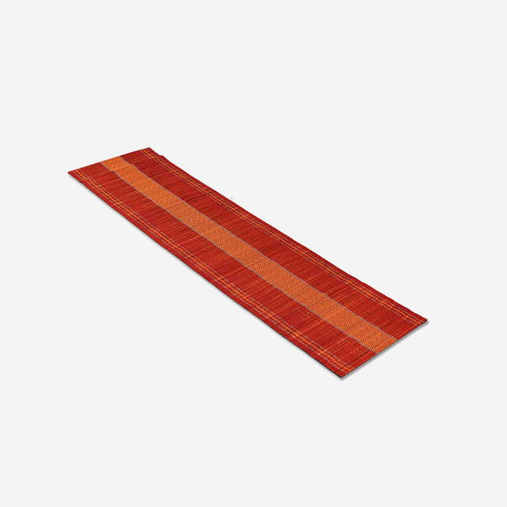 Handwoven, sustainable, artisanal table runner. Made of natural materials